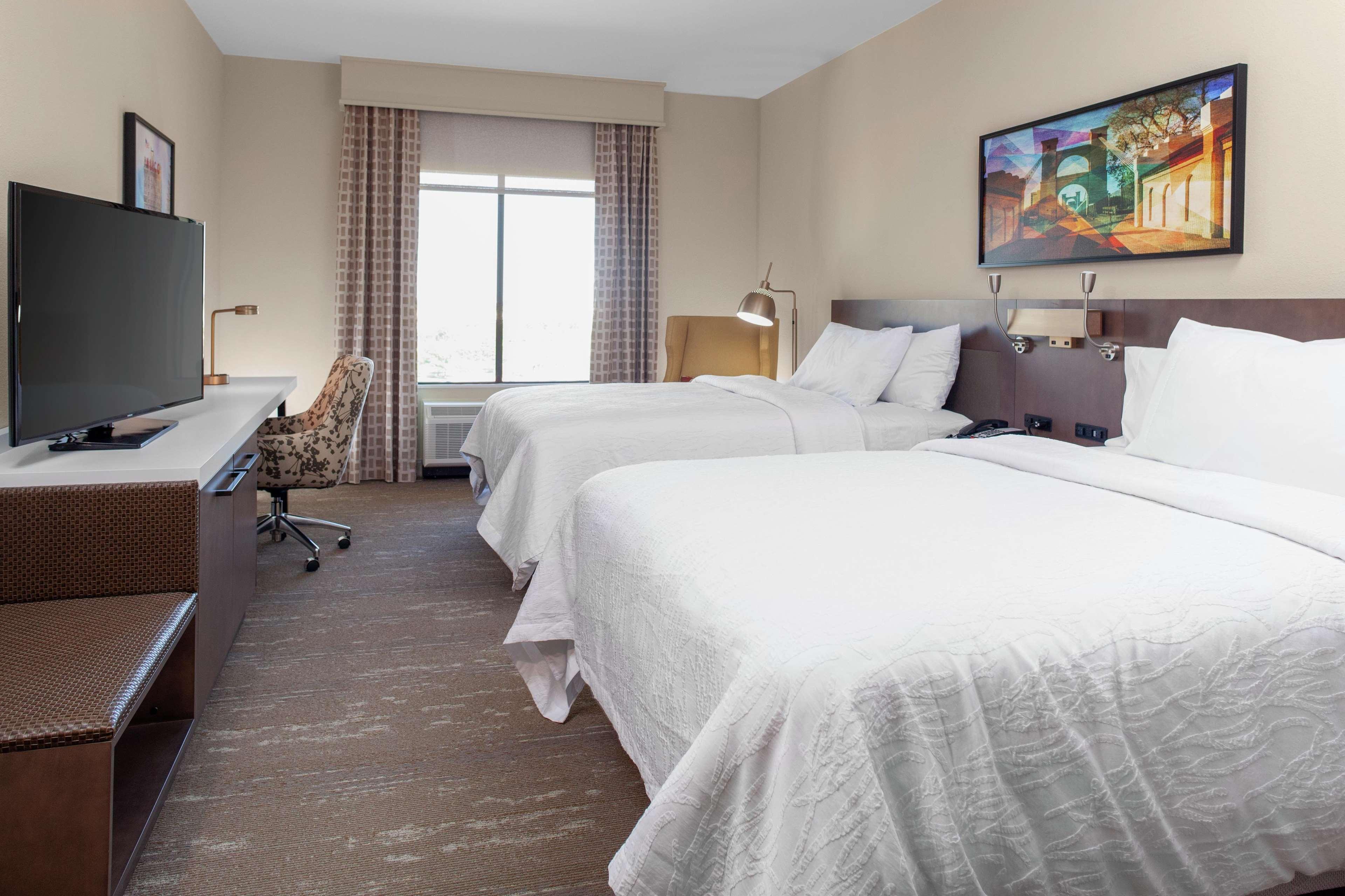 Hilton Garden Hotel 3*