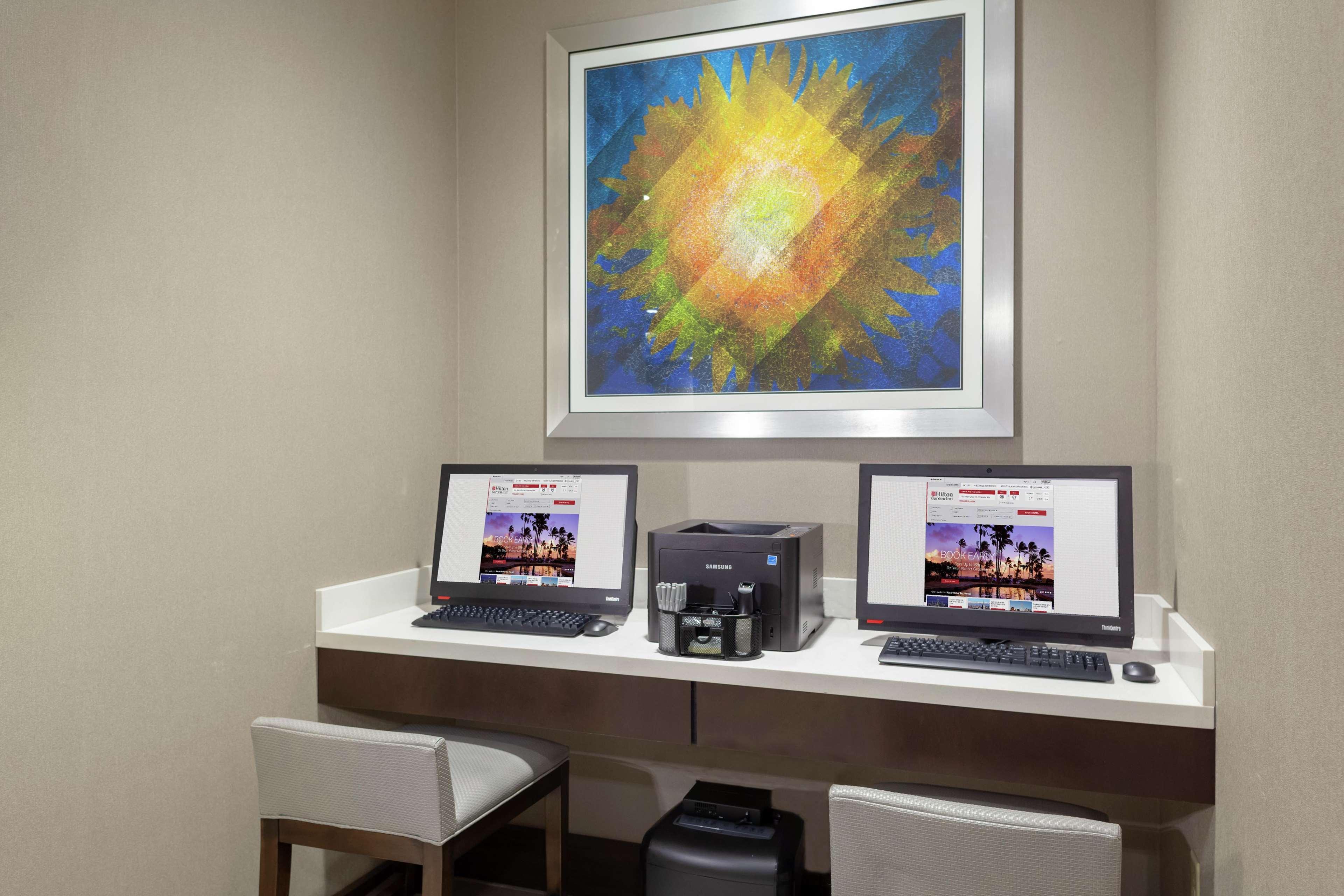 Hilton Garden Hotel 3*